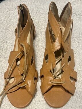 Aldo Lace-Up Gladiator Flat Sandals Tan Camel Cognac Brown – Size US 8